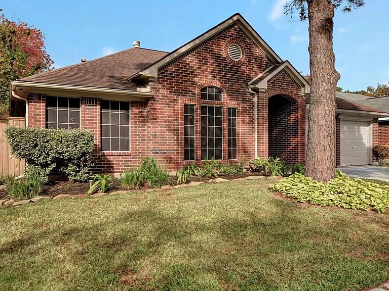 3406 Meadowlark Ln — Photo 3
