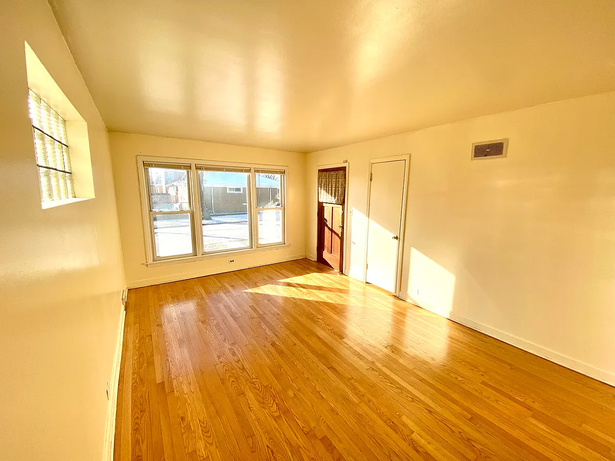 Building Photo - 3317 Jackson St #1
