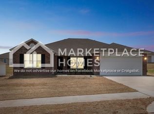 1011 W Cheyenne Ln, Claremore, OK 74019