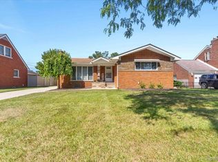 2360 Gorno St, Trenton, MI 48183