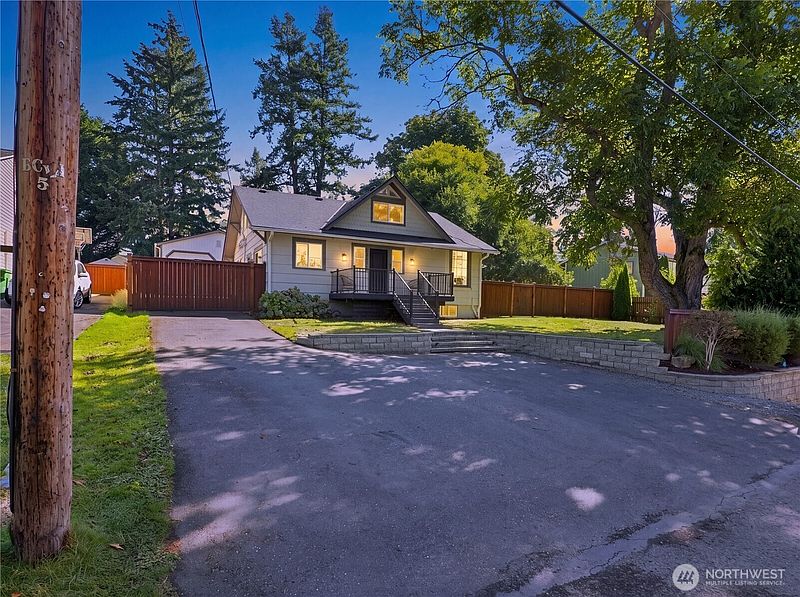 3rd image of 2315 Cherry Road