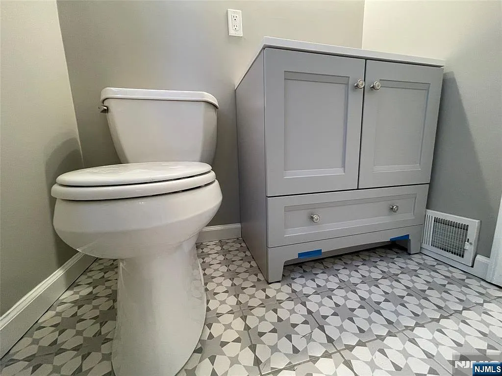 2 bed, 2.0 bath, $4,100 — Photo 1