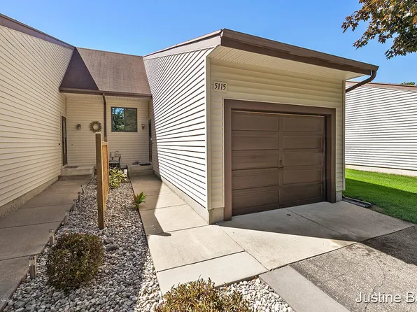 5115 Waterside Dr, Hudsonville, MI 49426