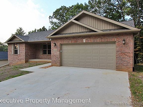 4th image of 2020 Beth Dr