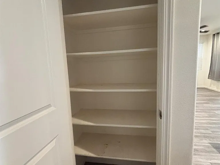 827 Fir St W — Photo 11
