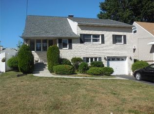 166 Arlington Dr, Fords, NJ 08863