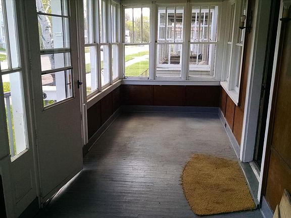 2nd image of 714 Eureka St