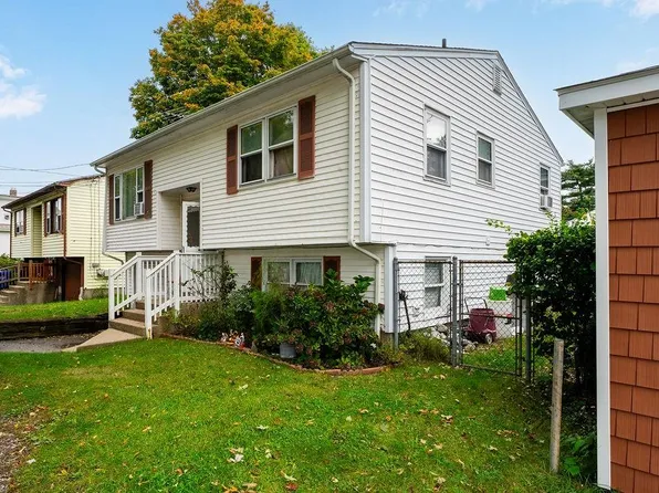 81 Petteys Ave, Providence, RI 02909