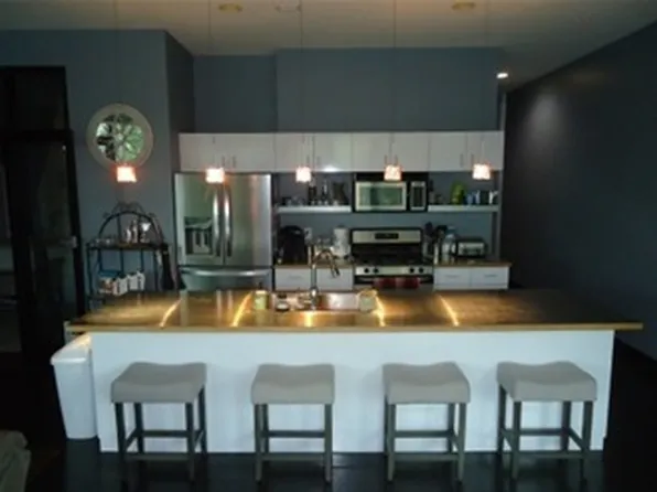 5601 Smetana Dr Unit 203, Minnetonka, MN 55343