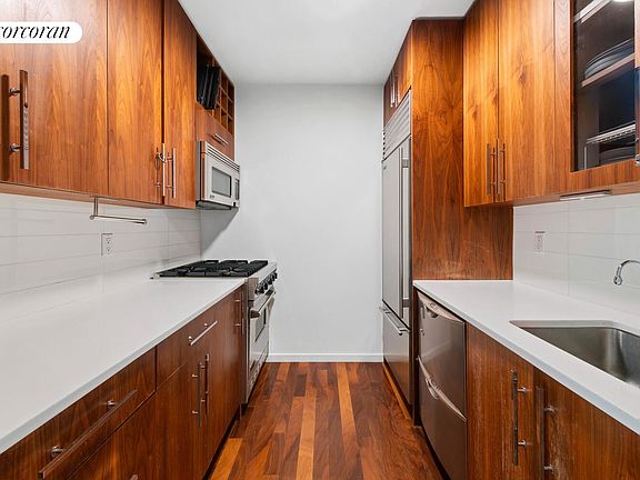 3rd image of 88 Greenwich St APT 3103