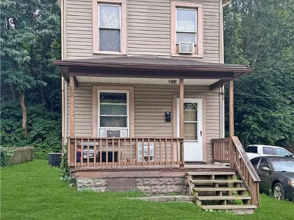 400 Hemlock St, Follansbee, WV 26037
