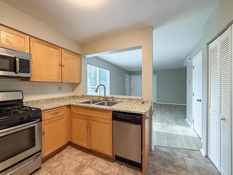 2615 Oakshire Ct — Photo 5