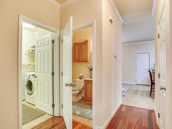 4th image of 1465 Bentley Cir