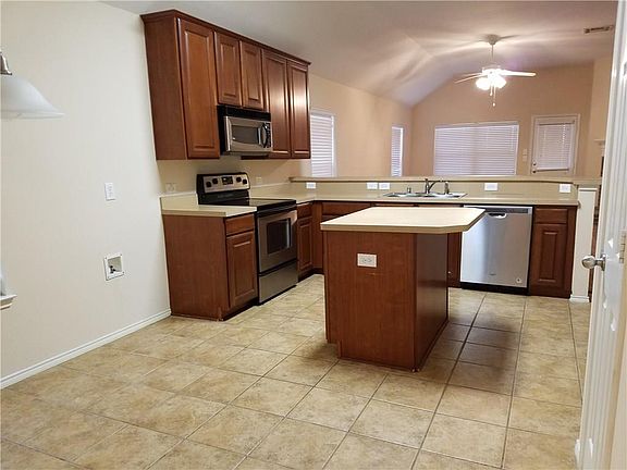 4th image of 2813 Ashton Way