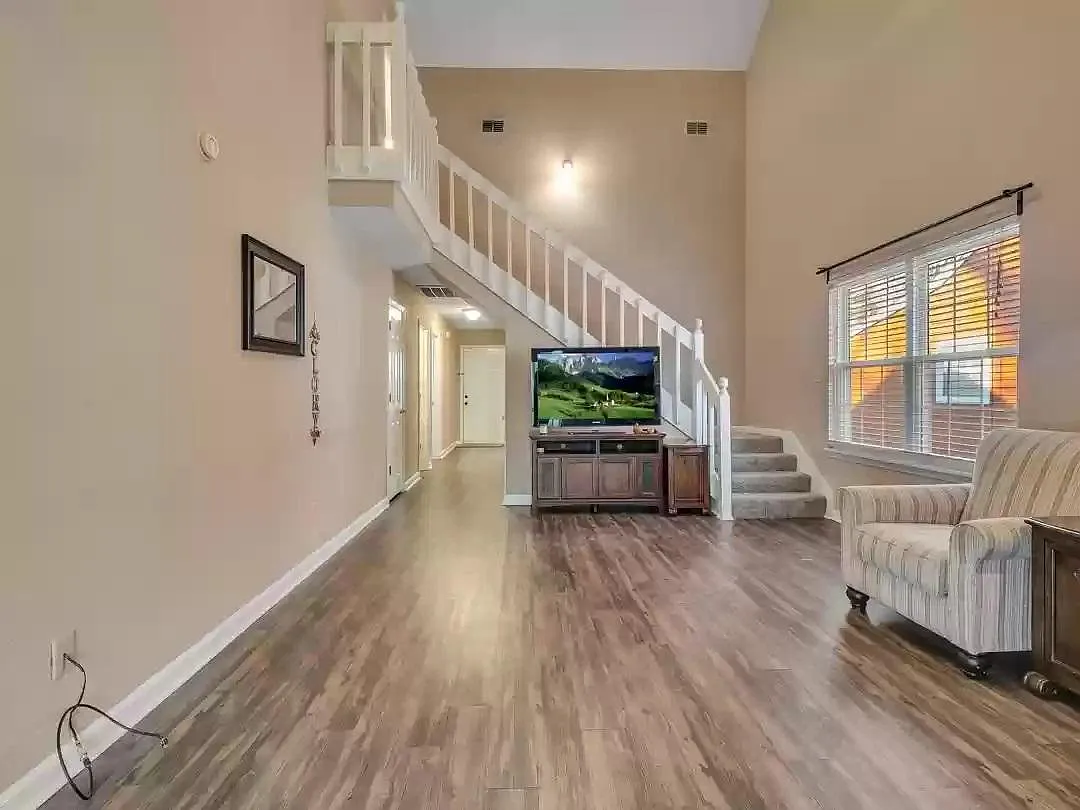 3 bed, 1385 sqft, $1,595 — Photo 3