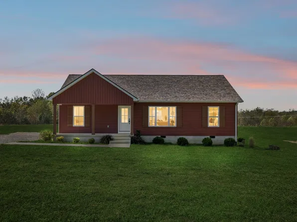 325 Oakmere Ln, Lafayette, TN 37083