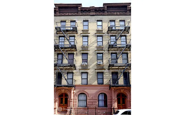 Rented by Douglas Elliman | media 10