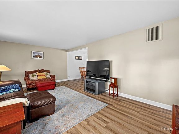 5th image of 5506 Burwood Rd