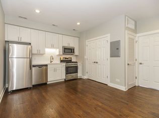 1915 W Irving Park Rd #303, Chicago, IL 60613