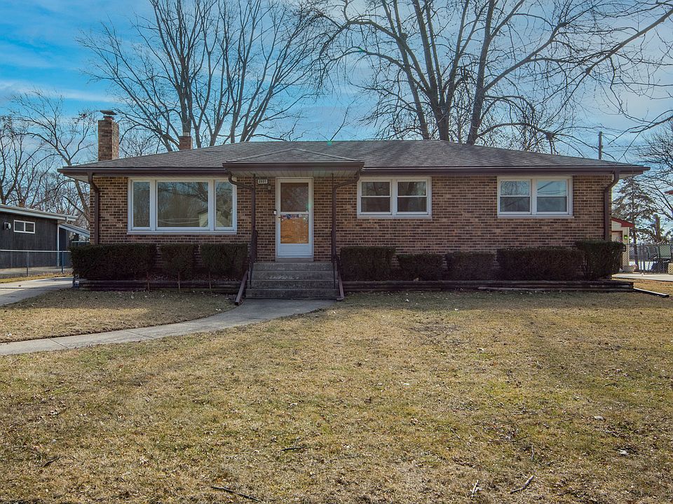 1st image of 2937 172nd St