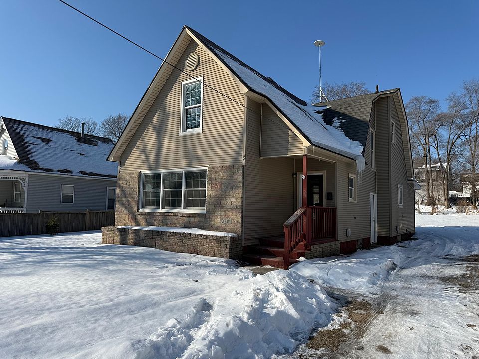 1st image of 421 Lewis St