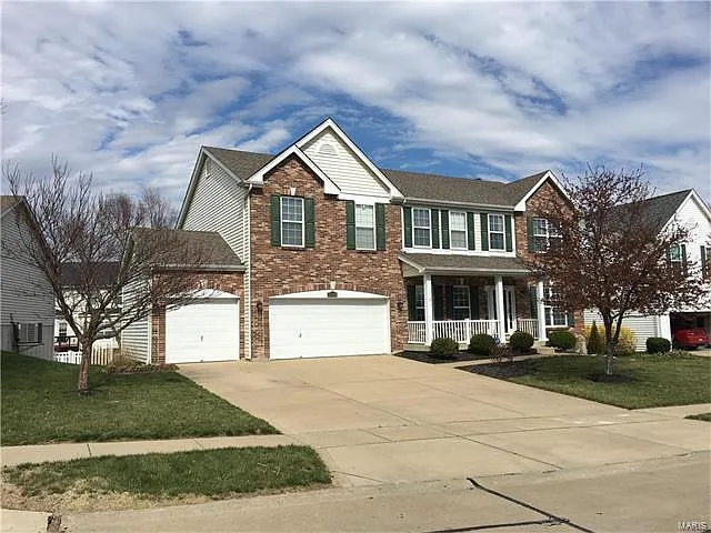 208 Hillsboro Ct photo 1