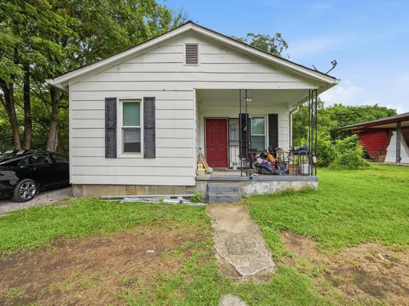 2009 Robbins St, Chattanooga, TN 37404