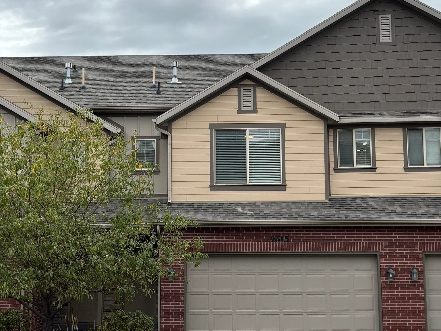 4 bed, 3.5 bath, 2312 sqft, $2,200 — Photo 2