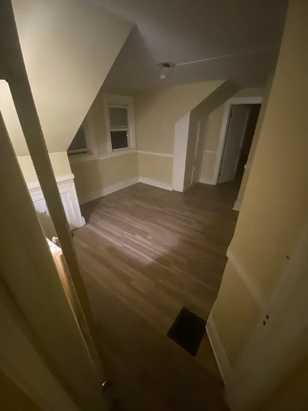 2 bed, $1,000 — Photo 4