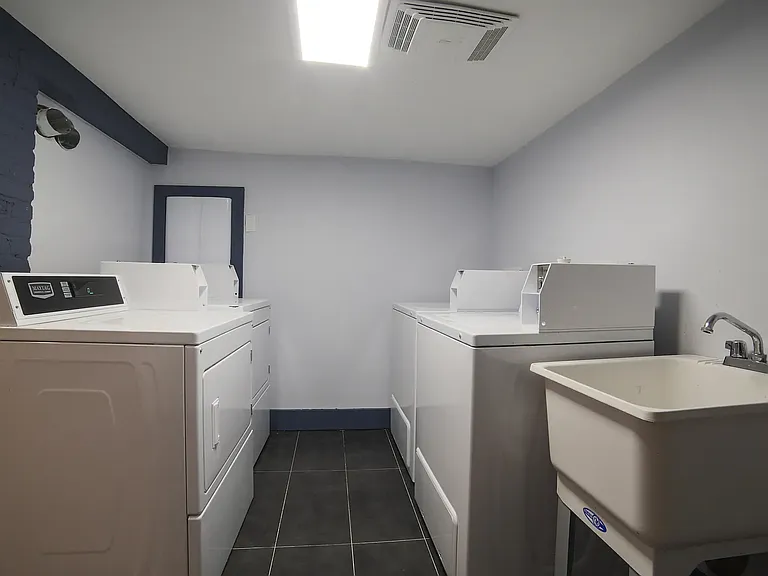 221 Ralph Ave #1L — Photo 15