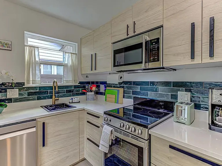 1708 Garden St — Photo 5