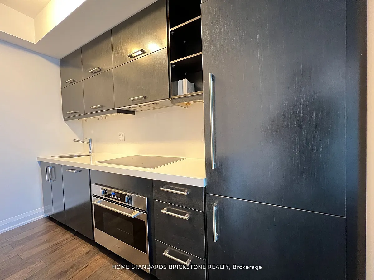 Building Photo - 1080 Bay St #3609