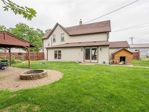 4th image of 208 W Menomonie St