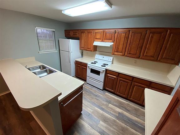 5th image of 4073 Fm 813 APT 27