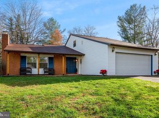 4 Pheasant Run Ct, Sterling, VA 20164