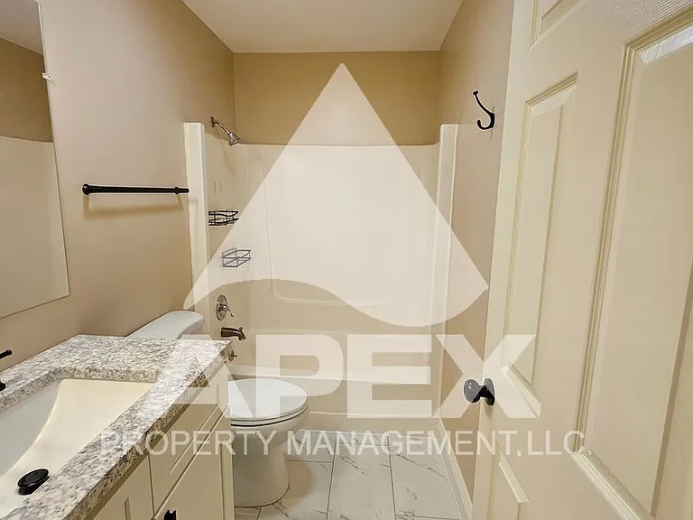 7306 Deane Hill Dr — Photo 16
