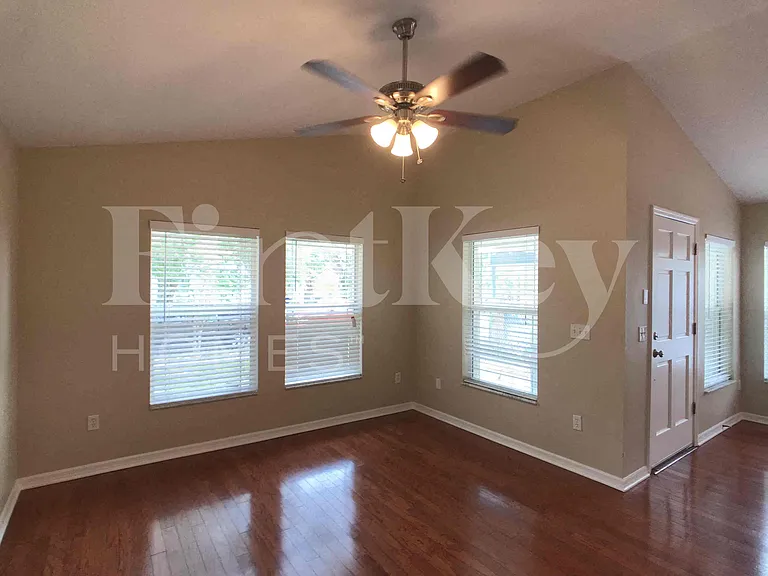 1736 W Pine St — Photo 7