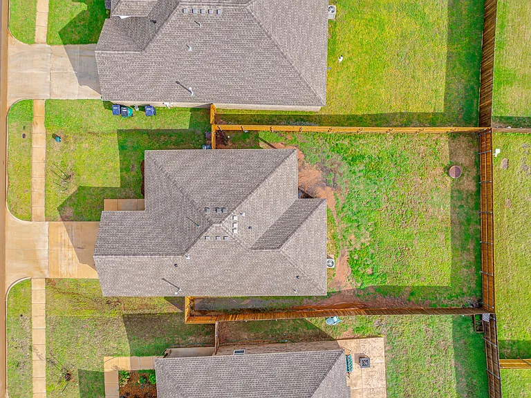 9724 Saddle Dr — Photo 35
