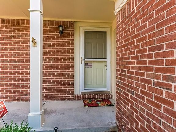 4th image of 43580 Yorkville Dr #28