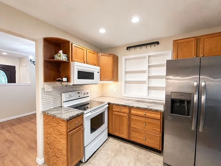 3703 Mount Vernon Ave — Photo 9