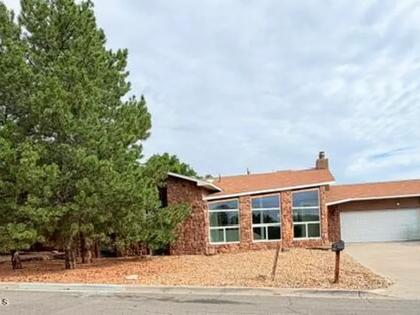 5702 Cedarwood St, Farmington, NM 87402