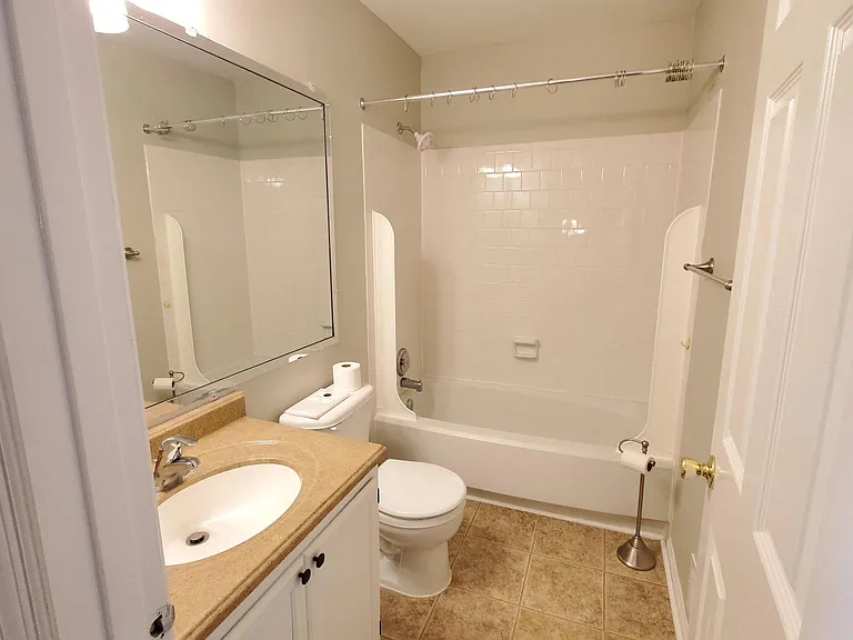 15582 Northgate Dr — Photo 23