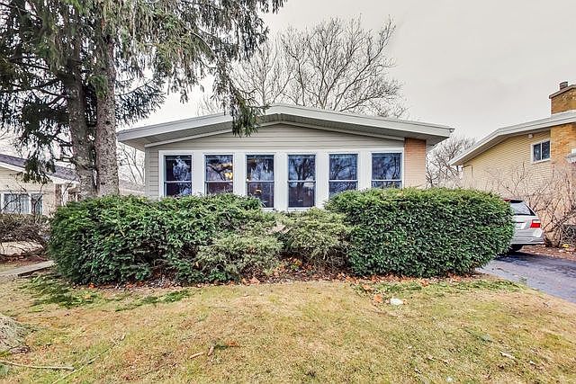 1st image of 9512 Karlov Ave