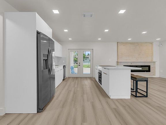 4th image of 8431 NW 27th Place
