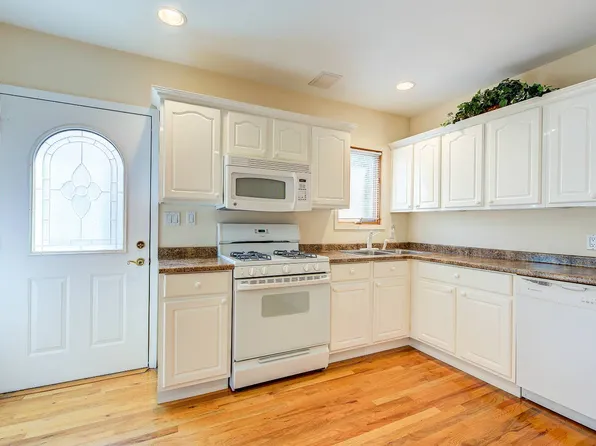 160-32 11th Avenue image 3 of 40