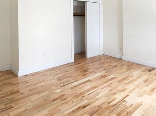 3315 9th St APT 1R, Astoria, NY 11106