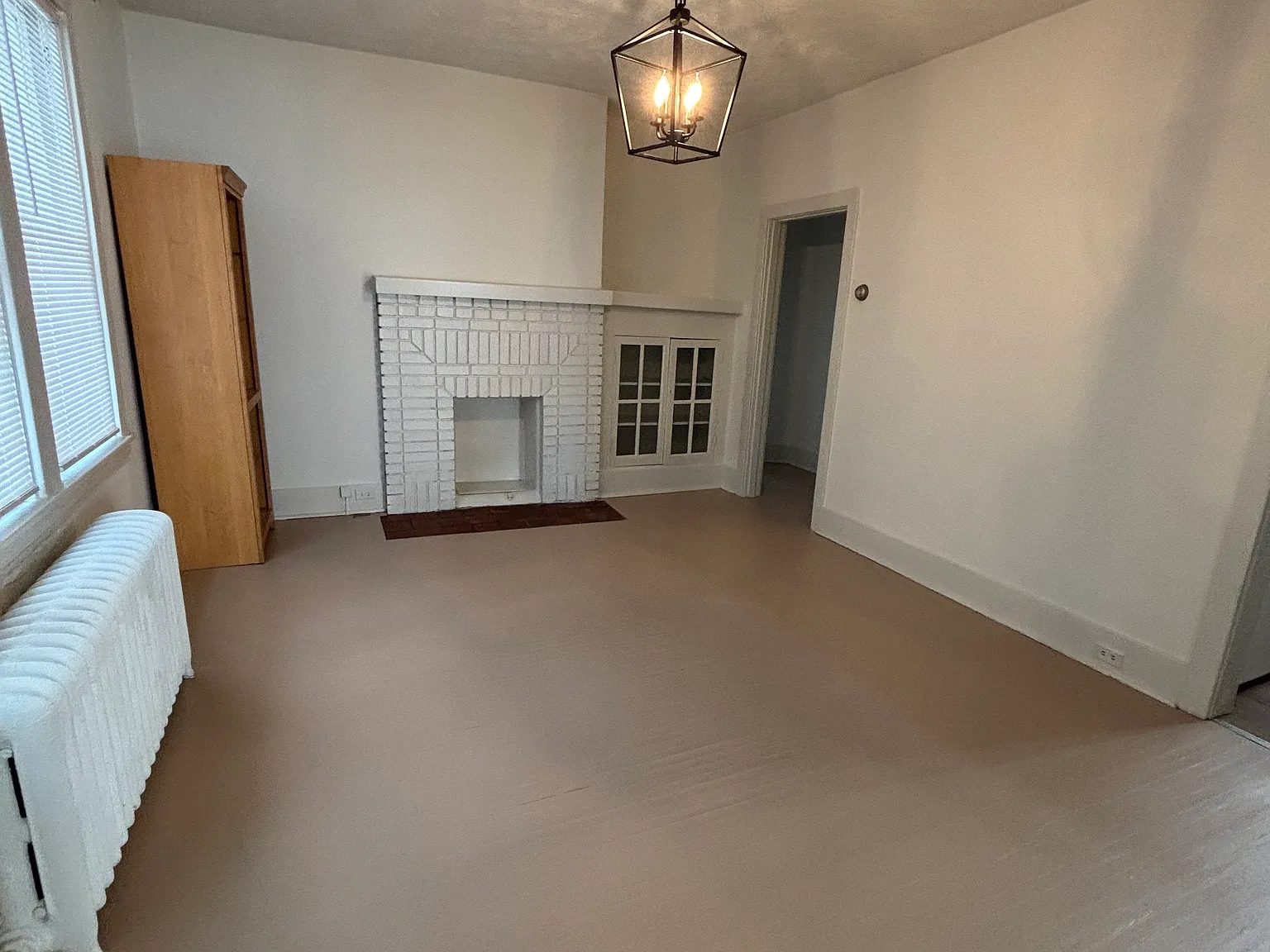 5567 Hobart St — Photo 4