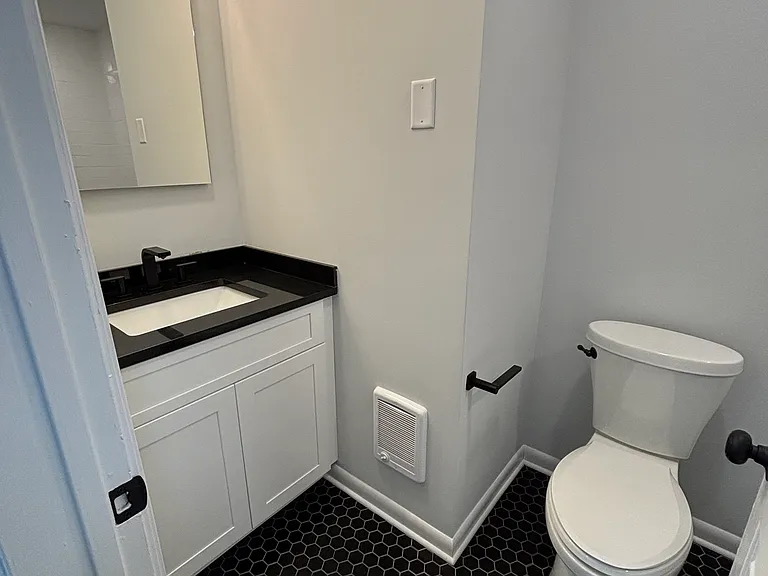 1036 Chancellor Ave #6 — Photo 6