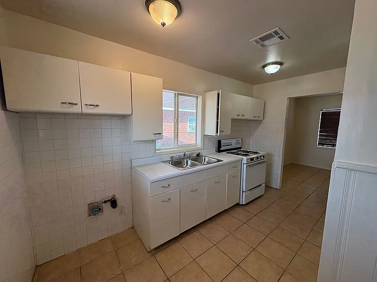 6412 Navajo Ave — Photo 5