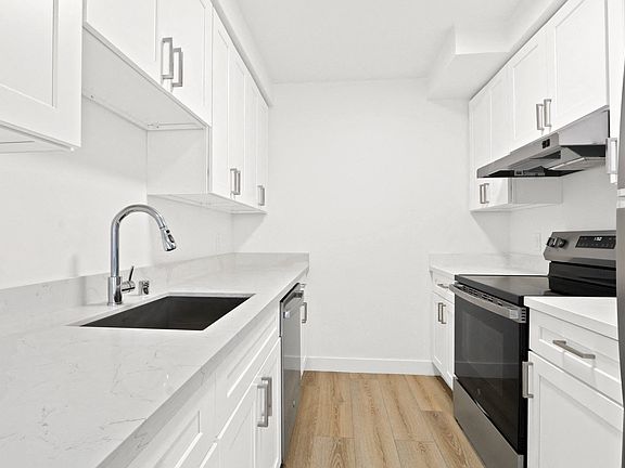 3rd image of 343 Palos Verdes Blvd APT 17